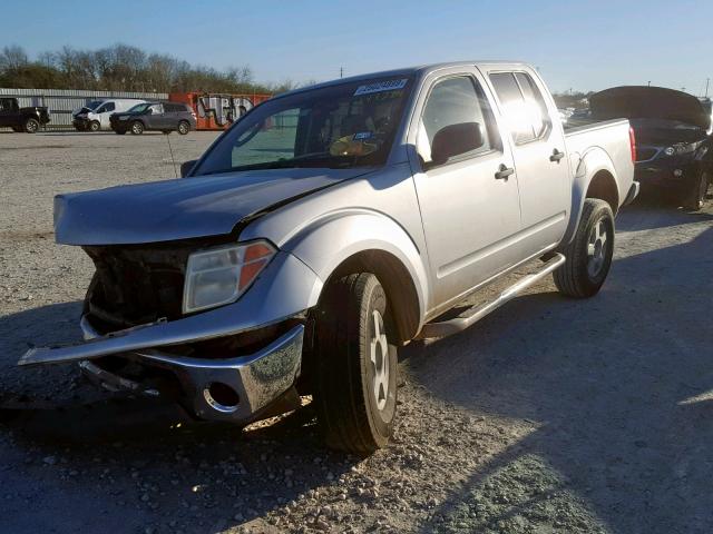 1N6AD07U95C447284 - 2005 NISSAN FRONTIER C GRAY photo 2