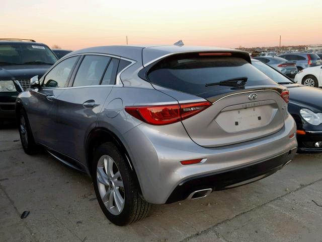 SJKCH5CP6JA058795 - 2018 INFINITI QX30 BASE GRAY photo 3