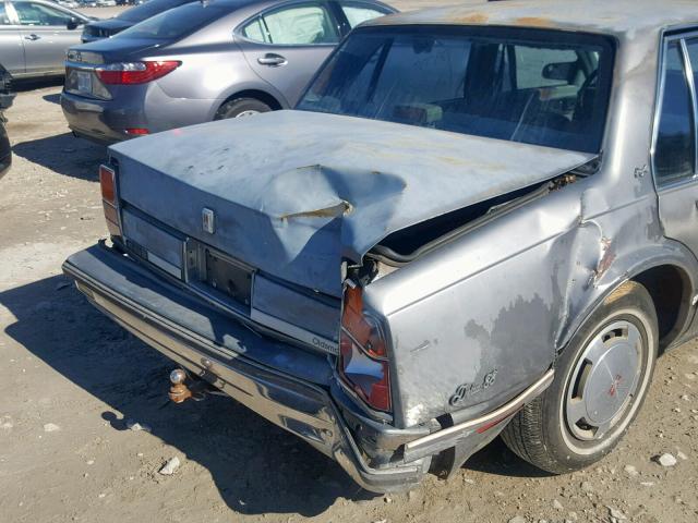 1G3HN54CXJW326571 - 1988 OLDSMOBILE DELTA 88 R GRAY photo 9