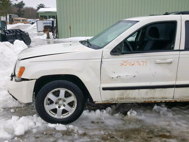 1J8GR48K98C227613 - 2008 JEEP GRAND CHER WHITE photo 9