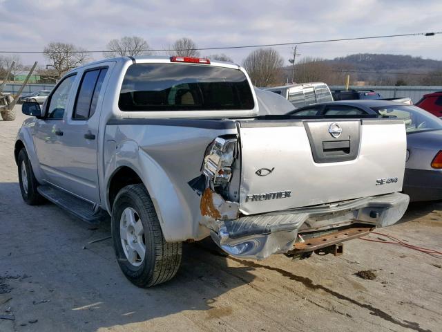 1N6AD07W57C434438 - 2007 NISSAN FRONTIER C SILVER photo 3