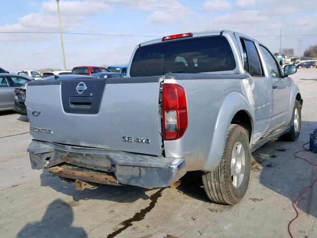 1N6AD07W57C434438 - 2007 NISSAN FRONTIER C SILVER photo 4