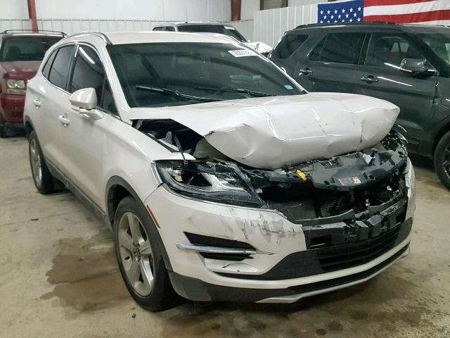 5LMCJ1C96HUL40762 - 2017 LINCOLN MKC PREMIE WHITE photo 1