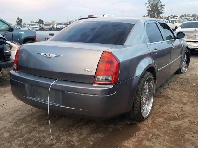 2C3KA43RX7H716437 - 2007 CHRYSLER 300 GRAY photo 4