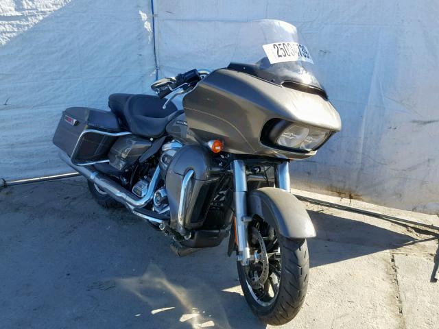 1HD1KGD34JB614405 - 2018 HARLEY-DAVIDSON FLTRU GRAY photo 1