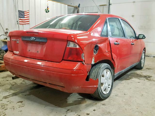 1FAHP34N87W130286 - 2007 FORD FOCUS ZX4 RED photo 4