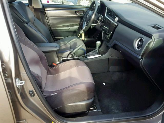 5YFBURHE8HP655381 - 2017 TOYOTA COROLLA L BEIGE photo 5