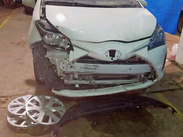 VNKKTUD31JA096235 - 2018 TOYOTA YARIS L WHITE photo 9