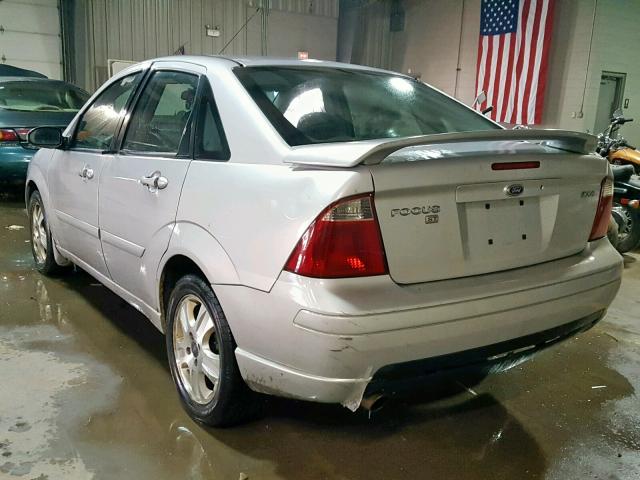1FAFP38ZX6W180545 - 2006 FORD FOCUS ZX4 GRAY photo 3