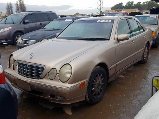 WDBJF65J71B265770 - 2001 MERCEDES-BENZ E 320 GOLD photo 2