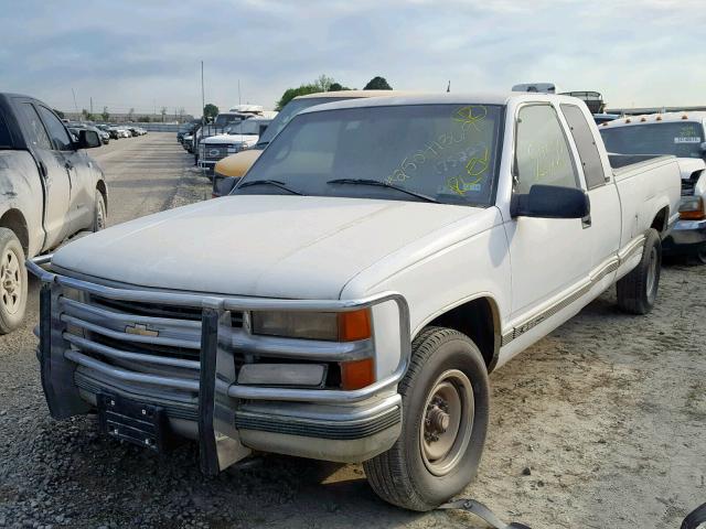 1GCGC29R9VE175229 - 1997 CHEVROLET GMT-400 C2 WHITE photo 2