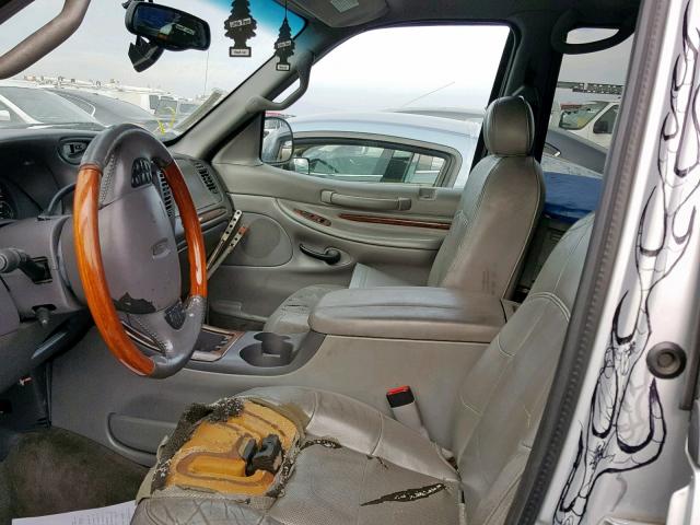 5LMEU27A9YLJ30494 - 2000 LINCOLN NAVIGATOR GRAY photo 5