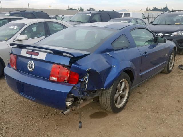 1ZVFT80N465142288 - 2006 FORD MUSTANG BLUE photo 4