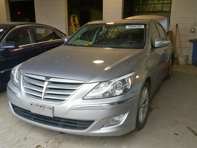 KMHGC4DD8DU235749 - 2013 HYUNDAI GENESIS 3. SILVER photo 2