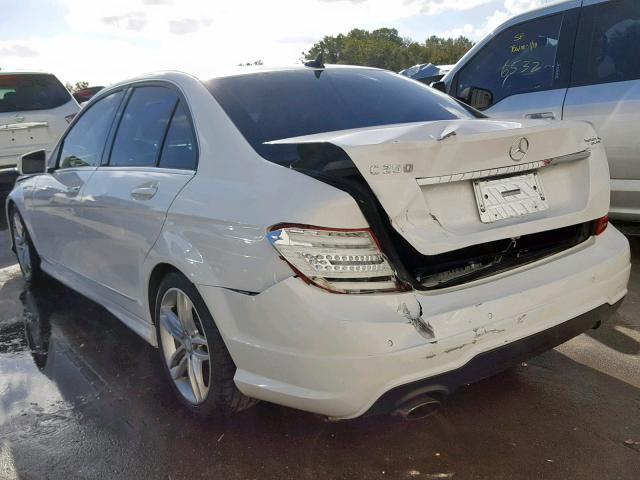 WDDGF4HB8DA753954 - 2013 MERCEDES-BENZ C 250 WHITE photo 3