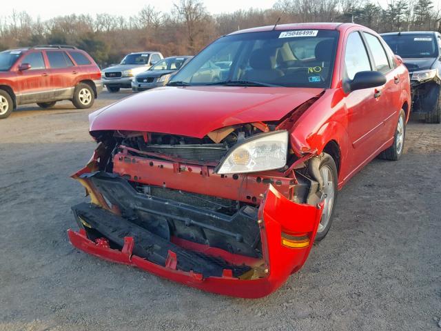 1FAHP34N16W215730 - 2006 FORD FOCUS ZX4 RED photo 2