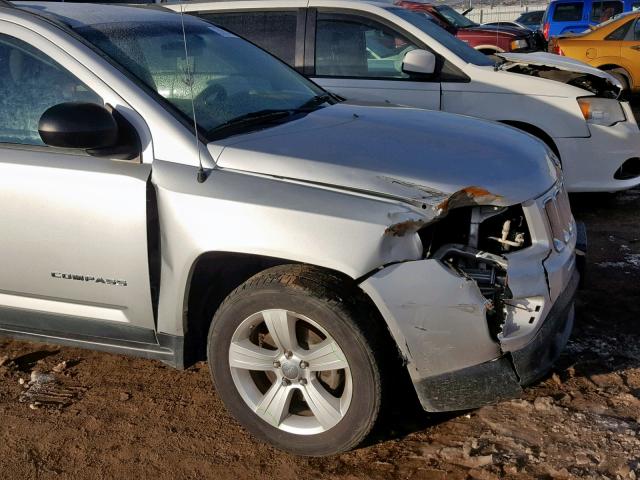 1J4NF1FB2BD240160 - 2011 JEEP COMPASS SP 银色 照片 9