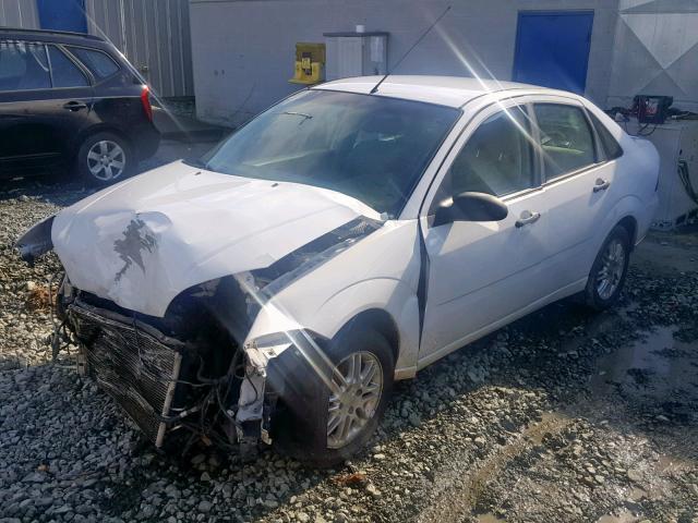 1FAFP34N07W322664 - 2007 FORD FOCUS ZX4 WHITE photo 2