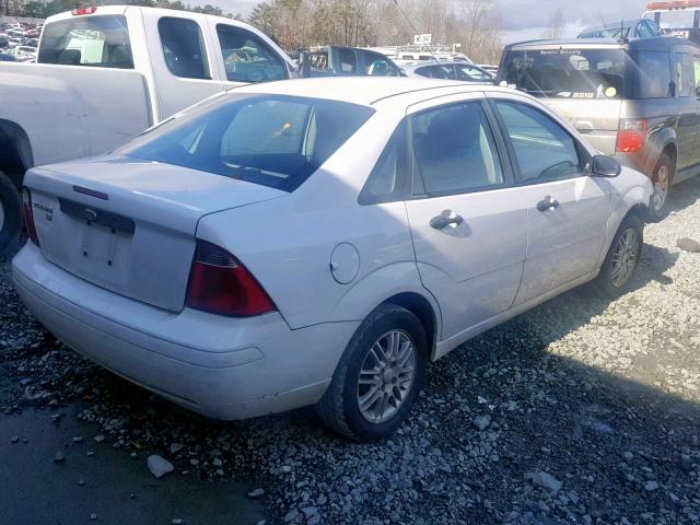 1FAFP34N07W322664 - 2007 FORD FOCUS ZX4 WHITE photo 4