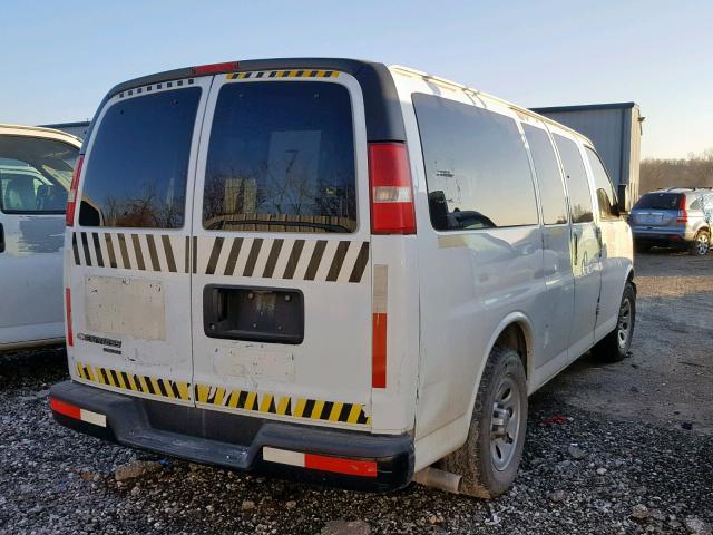 1GNSHBF4XB1171477 - 2011 CHEVROLET EXPRESS G1 WHITE photo 4