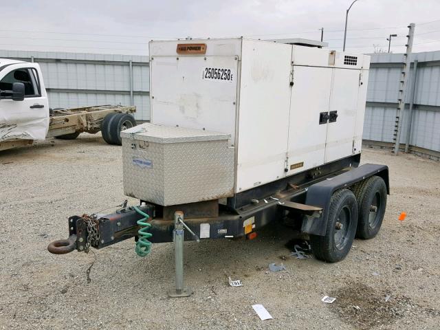 4GNFU12212B006891 - 2002 WHIM GENERATOR WHITE photo 2