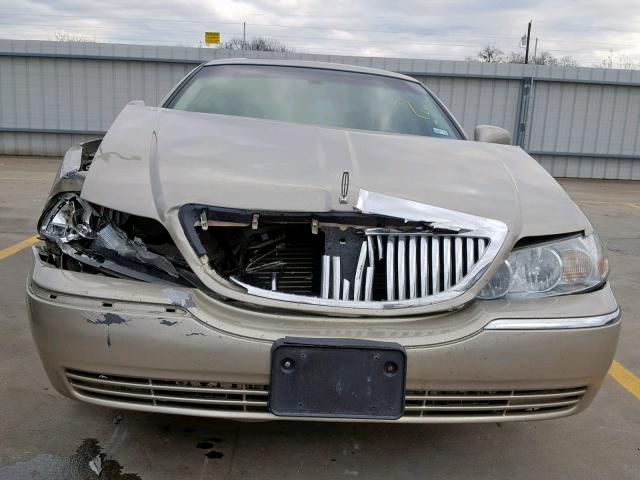 1LNHM82WX5Y651048 - 2005 LINCOLN TOWN CAR S TAN photo 9