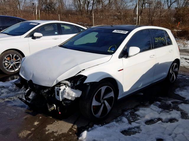 3VW447AU9JM255984 - 2018 VOLKSWAGEN GTI S/SE WHITE photo 2