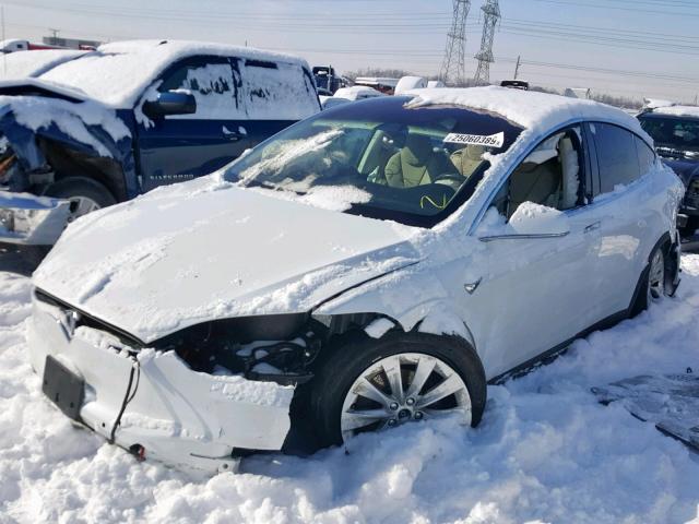 5YJXCDE28HF044820 - 2017 TESLA MODEL X WHITE photo 2