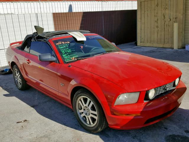 1ZVHT85H365197326 - 2006 FORD MUSTANG GT RED photo 1