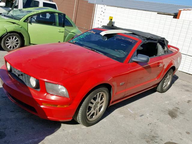 1ZVHT85H365197326 - 2006 FORD MUSTANG GT RED photo 2