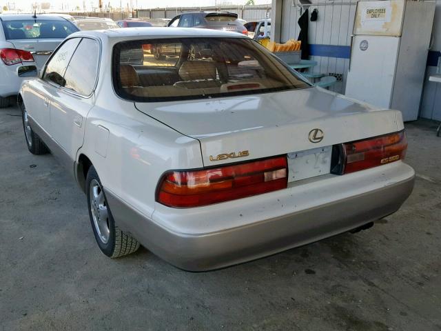 JT8VK13T4P0189207 - 1993 LEXUS ES 300 WHITE photo 3