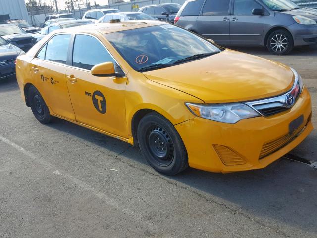 4T1BD1FK3DU070484 - 2013 TOYOTA CAMRY HYBR YELLOW photo 1