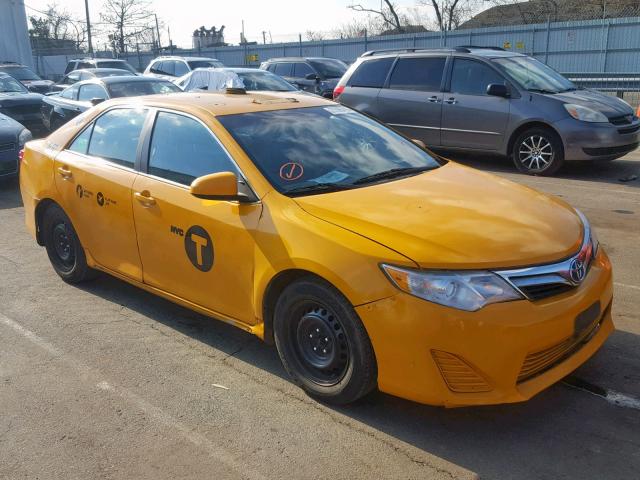 4T1BD1FK3DU070484 - 2013 TOYOTA CAMRY HYBR YELLOW photo 9