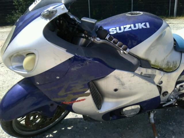 JS1GW71A212103255 - 2001 SUZUKI GSX1300 R SILVER photo 9