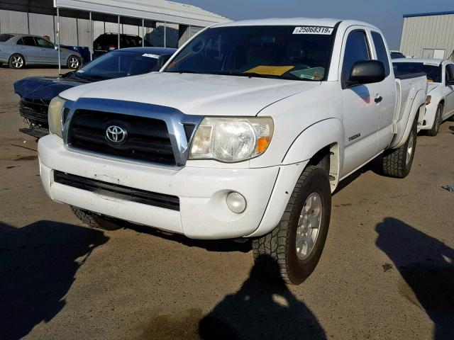 5TETU62N26Z171404 - 2006 TOYOTA TACOMA PRE WHITE photo 2