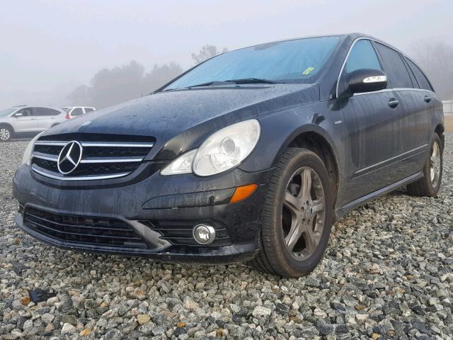 4JGCB2FB2AA104394 - 2010 MERCEDES-BENZ R 350 BLUE BLACK photo 2