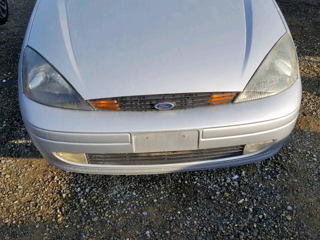 3FAFP37Z03R185916 - 2003 FORD FOCUS ZX5 SILVER photo 9