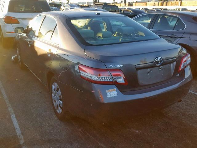 4T4BF3EK4BR139614 - 2011 TOYOTA CAMRY BASE GRAY photo 3
