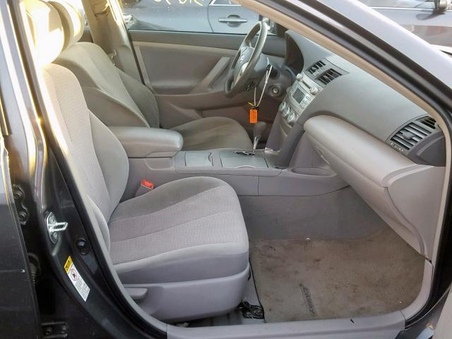 4T4BF3EK4BR139614 - 2011 TOYOTA CAMRY BASE GRAY photo 5