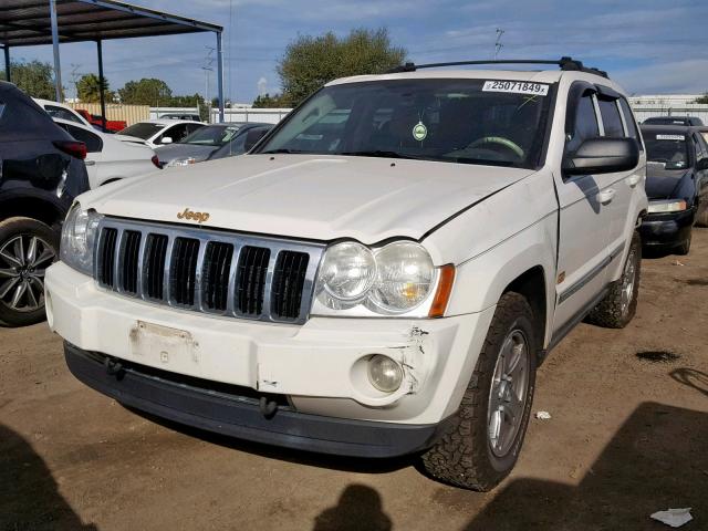 1J8HR58265C699760 - 2005 JEEP GRAND CHER WHITE photo 2