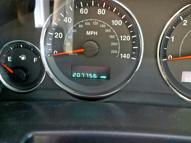 1J8HG48K46C285958 - 2006 JEEP COMMANDER SILVER photo 8