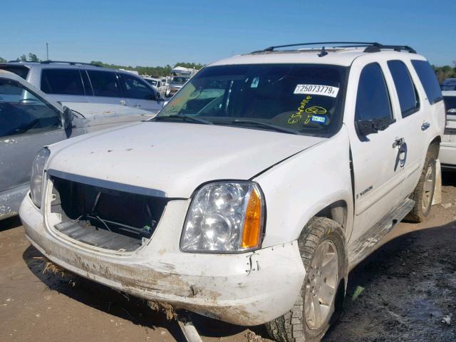 1GKFK13067R194405 - 2007 GMC YUKON WHITE photo 2