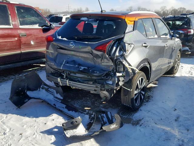 3N1CP5CU5JL504166 - 2018 NISSAN KICKS S GRAY photo 4