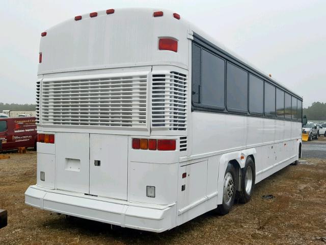 1M8PDMPA5YP053225 - 2000 MOTOR COACH INDUSTRIES TRANSIT BU WHITE photo 4