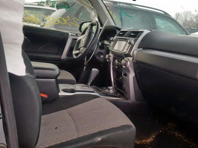 JTEBU5JR3G5299516 - 2016 TOYOTA 4RUNNER SR Czarny zdjęcie 5