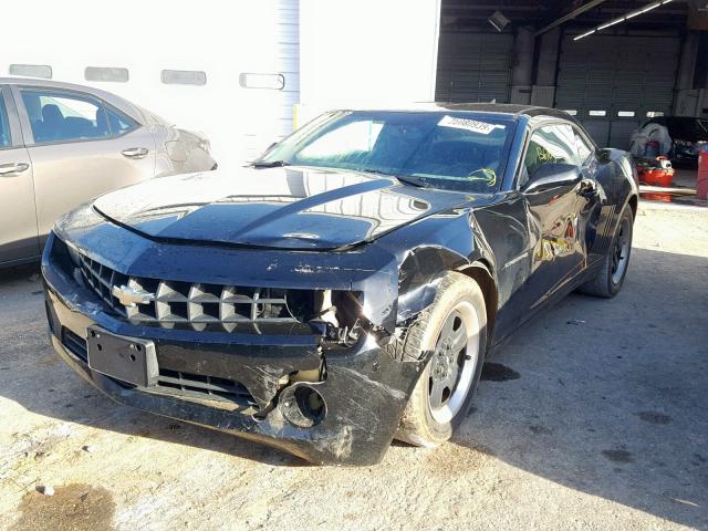 2G1FA1E38C9117117 - 2012 CHEVROLET CAMARO LS BLACK photo 2