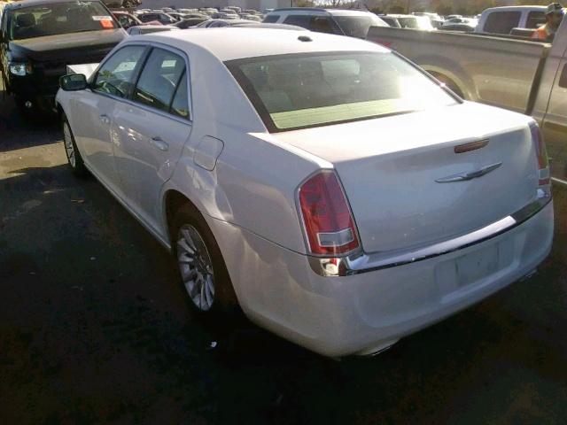 2C3CA4CG8BH528124 - 2011 CHRYSLER 300 WHITE photo 3