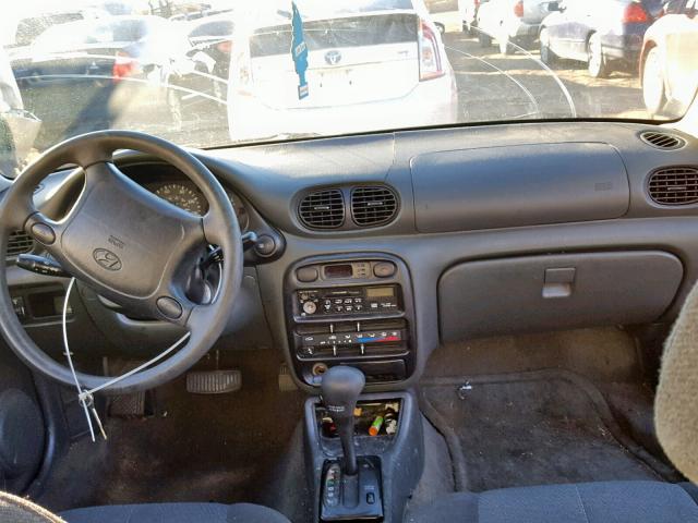 KMHVF24N1XU585420 - 1999 HYUNDAI ACCENT GL GRAY photo 9