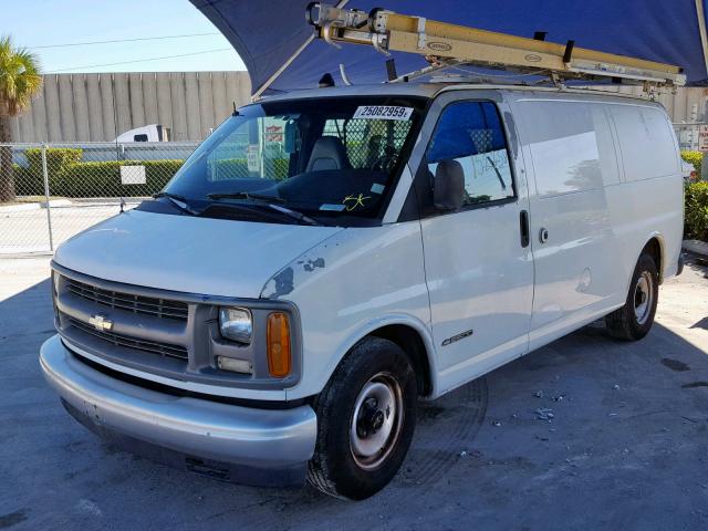 1GCFG25W7Y1210471 - 2000 CHEVROLET EXPRESS G2 WHITE photo 2