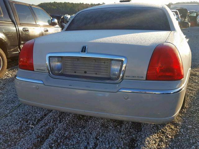 1LNHM83WX4Y657574 - 2004 LINCOLN TOWN CAR U TAN photo 9